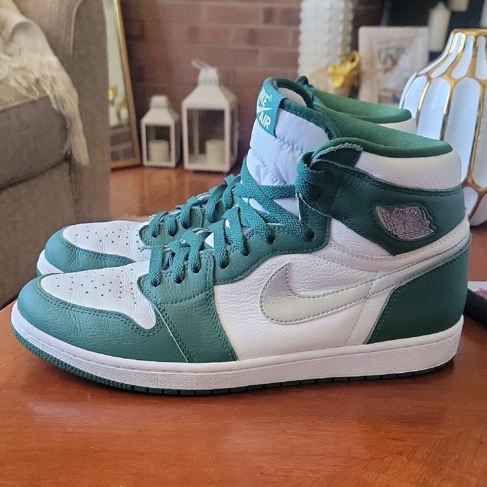Nike Air Jordan 1 High Green and White Sneakers
